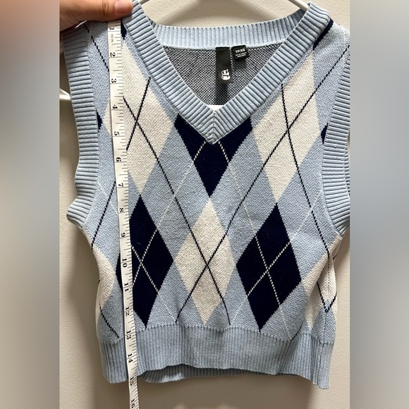 Garage Argyle Cropped Sweater Vest - Picture 5 of 5